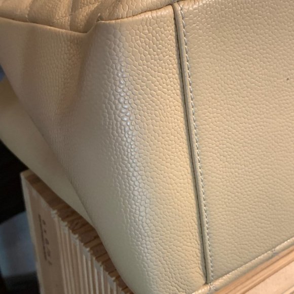 SOLD    Chanel Diamond-quilted Caviar Leather GST Beige Clair - Picture 12 of 15